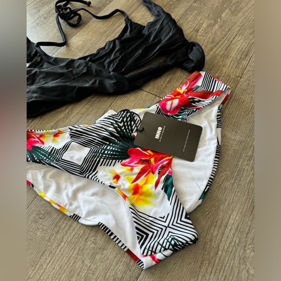 INNO floral wrap around scrunchy swimming set 🖤 - Picture 3 of 9